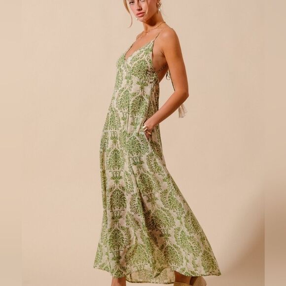 SO ME Damask Floral Summer Maxi Flowy Dress With Open Back In Sage Green sz Lg - Picture 8 of 10